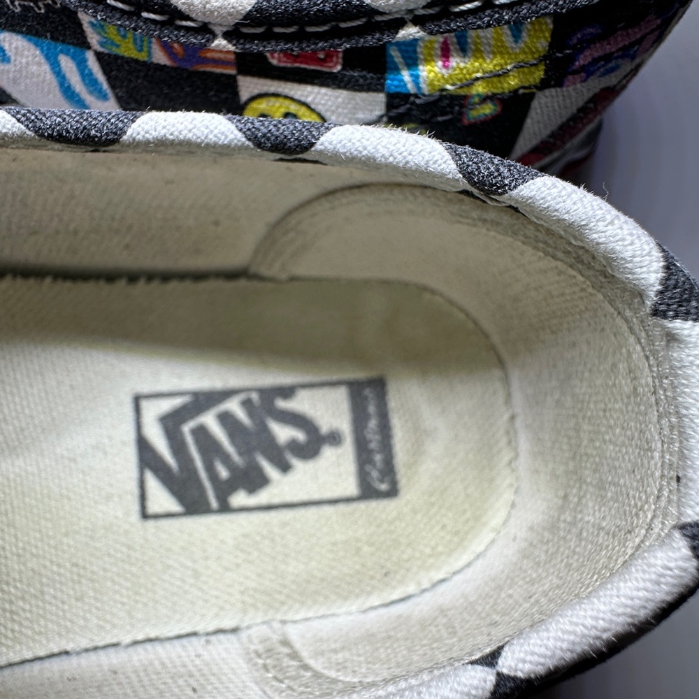 Vans Sneaker Youth Size 1 Peace Out Smiley Face Shoe Cherries - Picture 7 of 8